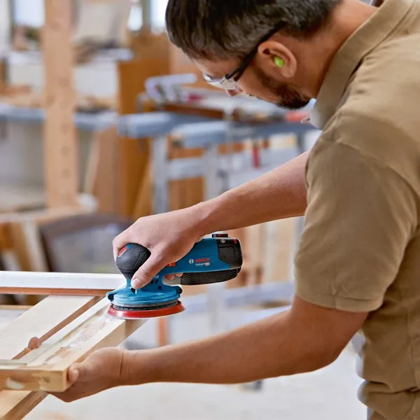 Заказать Шлифмашина эксцентриковая аккумуляторная Bosch GEX 12V-125, 12В, 125мм, 6000-10000, 0.95кг с доставкой