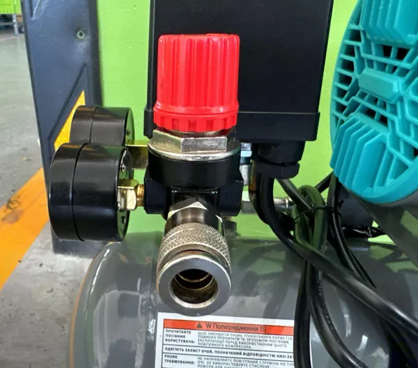 Купити Безмасляний поршневий компресор Mast MOF1390/1100-9L зі знижкою