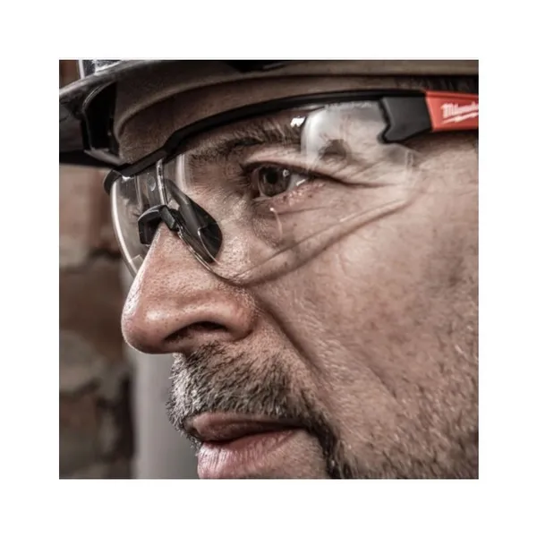 Очки защитные MAGNIFIED MILWAUKEE с зоной коррекции (+1,5, прозрачные) купить в Украине