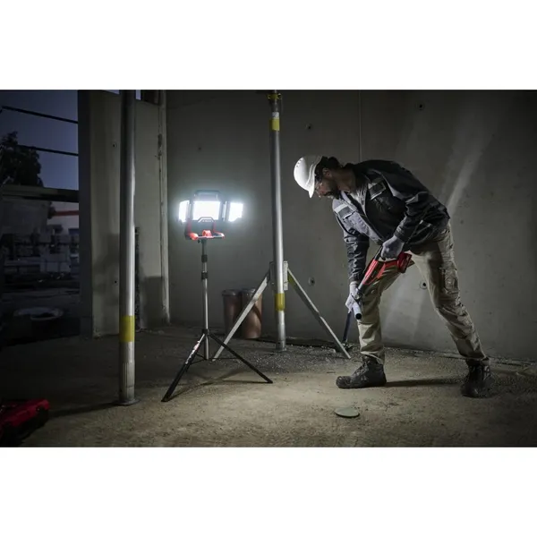 Купити Ліхтар акумуляторний Einhell Professional TP-CL 18/3000 Li Set - Solo PXC 18В 60 LED 200-3000лм 5700К 4.6кг без АКБ та ЗП зі знижкою