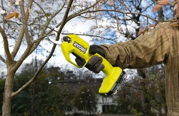 Купити Акумулятор Ryobi ONE+ RB1820C 18В 2А·год 0.4кг зі знижкою