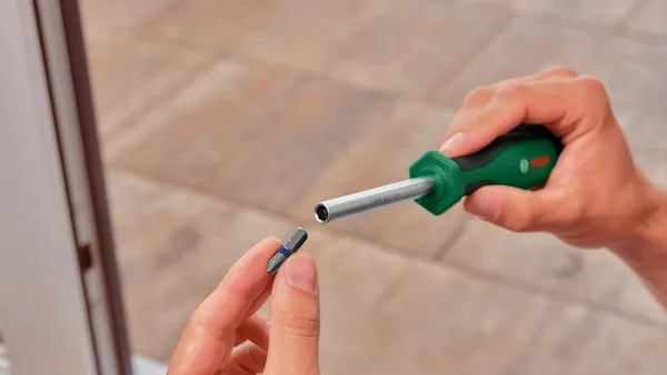 Заказать Отвертка Bosch 12 насадок, Tx, PZ, PH, SL, HEX с доставкой