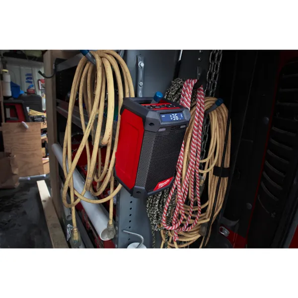 Радіоприймач із зарядним пристроєм MILWAUKEE, M12 RCDAB+ замовити