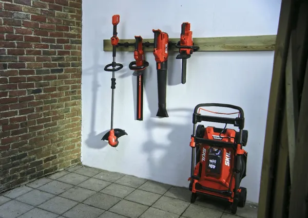 Купить Пила ланцюгова акумуляторна SKIL 0534 CA безщіткова 20В акб 1х4А·год ЗП 30см 3.2кг