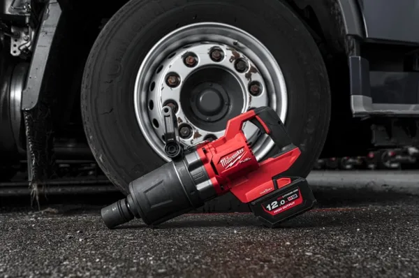 Купить Гайкокрут акумуляторний 1" MILWAUKEE, M18 ONEFHIWF1DS-0C, 2711Нм (кейс) со скидкой