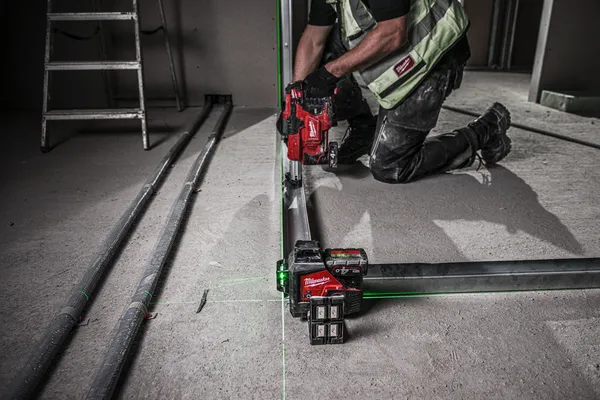 Нівелір лазерний 3D акумуляторний MILWAUKEE, M12 3PLKIT-401P (+зар. прист.,1акум.Х4Аг, кейс PACKOUT) с доставкой