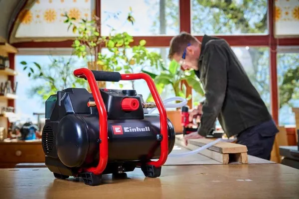 Компресор повітряний Einhell TE-AC 36/150, акумуляторний 18В PXC, 8бар, 150л/хв, бак 6л, 9.2кг, (без АКБ та ЗП) ціна в Україні