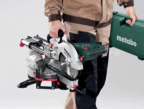 Пила торцювальна Metabo KGSV 216M з протяжкою 1700Вт диск 216мм 13.5кг відгуки