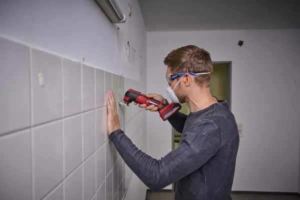 Купить Многофункциональный инструмент аккумуляторный Einhell TE-MG 18/1 Li - Solo, PXC, 18В, набор насадок, 0.83 кг (без АКБ и ЗУ) со скидкой