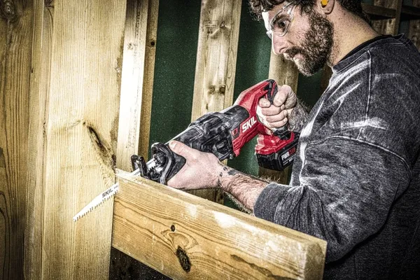 Пила сабельная аккумуляторная SKIL 3480 CB XP 20В 1х5А·час пропил 265мм ход 29мм 2.9кг цена в Украине