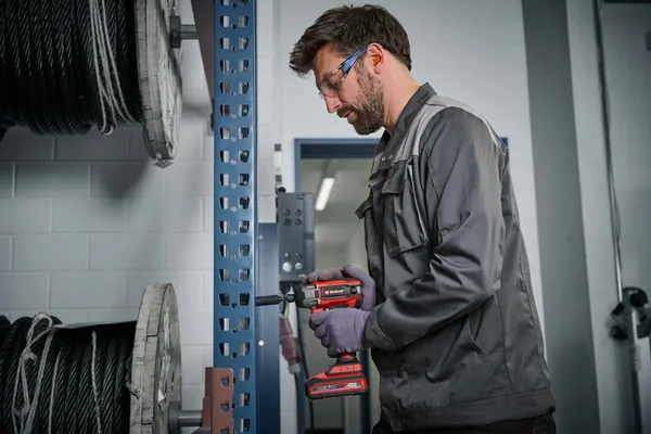 Заказать Винтоверт аккумуляторный ударный Einhell TP-CI 18/220 Li BL - Solo, PXC, 18В, бесщеточный, 220 Нм, 2900 об/мин, 1.16 кг (без АКБ и ЗУ) с доставкой