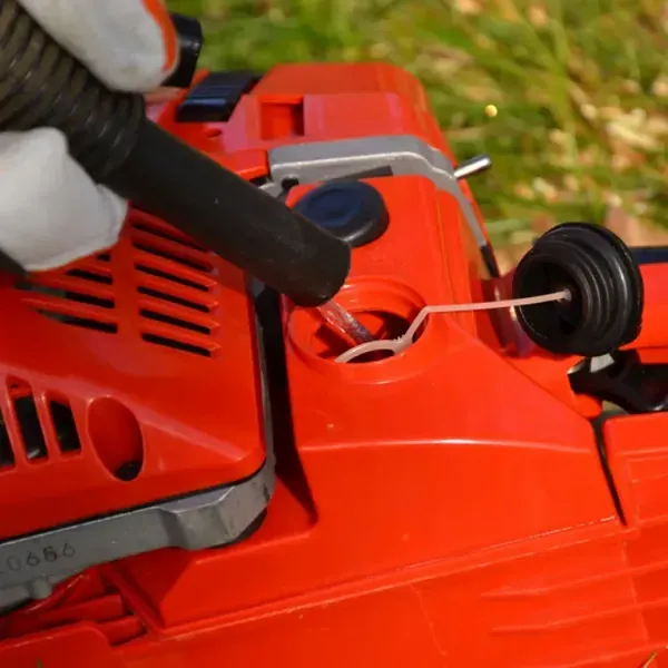 Заказать Пилка бензиновая HECHT 50 с доставкой