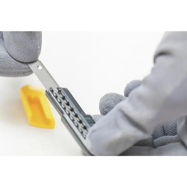 Ніж Stanley SM, сегментоване лезо 9мм, корпус пластик, 130мм ціна в Україні