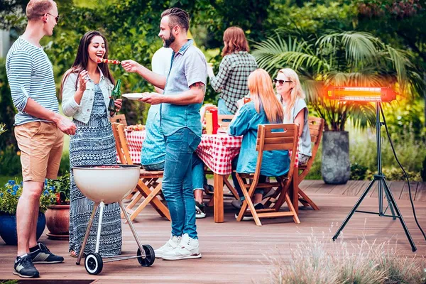 Купить Обогреватель инфракрасный Neo Tools, 2000Вт, 18м кв, 49.5х10.5х11см, IP65 со скидкой