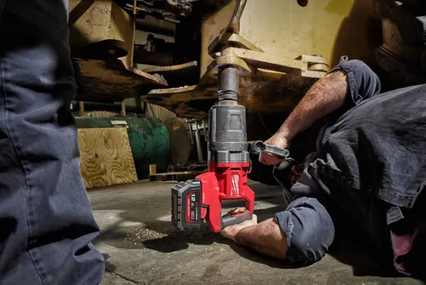 Замовити Гайкокрут акумуляторний 1 дюйма MILWAUKEE, M18 ONEFHIWF1D-0C, 2711Нм (HD кейс) з доставкою