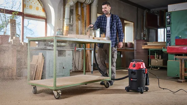 Купити Пилосос професійний Einhell TC-VC 1825 А, 1250 Вт, пластик 25 л, 180 мбар, шланг 2.5 м, кабель 3 м, розетка 2.2 кВт, 4.2 кг