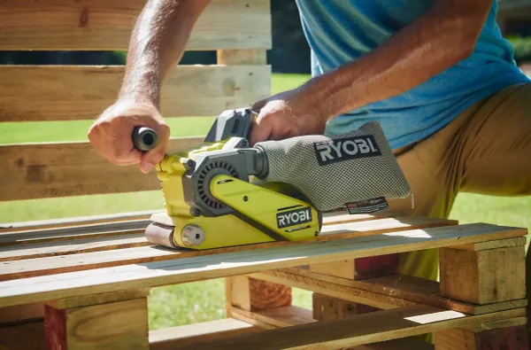 Шлифмашина ленточная аккумуляторная Ryobi ONE+ R18BS-0, 18В ONE+, без АКБ и ЗУ заказать