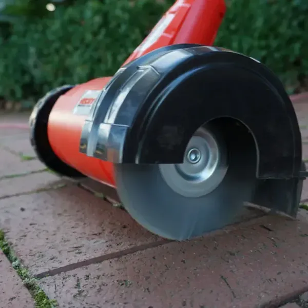 Купить Электрическая щетка для швов HECHT 444 со скидкой