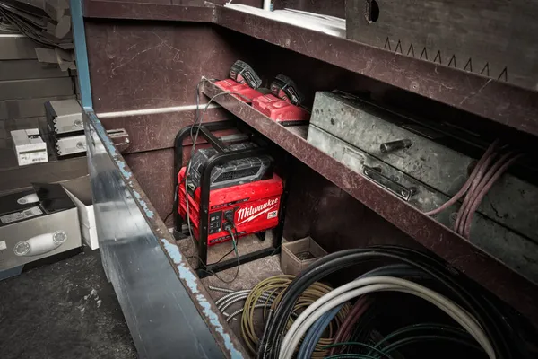 Акумуляторний генератор MXF PS-602 с 2-ома батареями MILWAUKEE MX FUEL