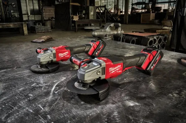 Шліфмашина кутова акумуляторна MILWAUKEE, M18 FHSAG125XB-552X, діаметр 125 мм (+ заряд.пристрій, 2 а в наявності