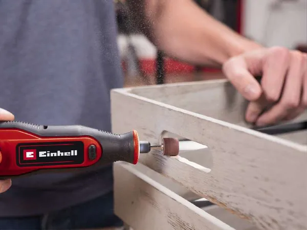 Купить Шлифмашина шлифувально-гравировочная аккумуляторная Einhell TE-MT 7.2 Li, 7.2В, 5500-26000об/мин, 51 насадка, 1.2кг со скидкой