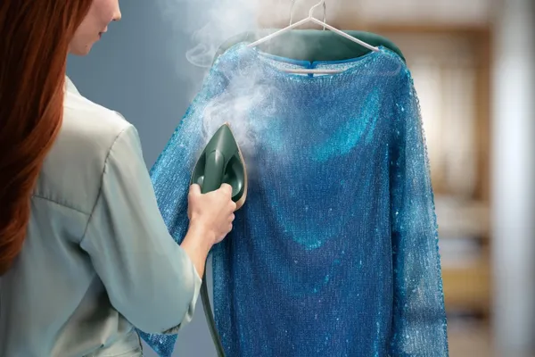 Гладильная система Philips Series 6000, 1800Вт, 1100мл, паровой удар -90гр, постоянный пар - 40гр, верт. Отпаривание+ доска, керам. подошва, темно зеленый с доставкой