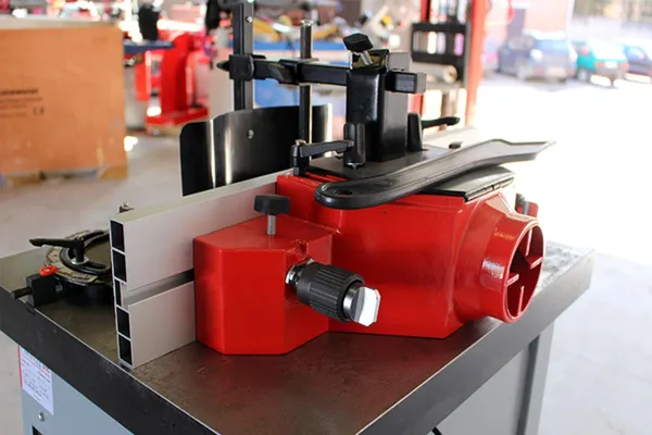 Фрезерный станок по дереву Holzmann FS 160SOLID 230 В с доставкой