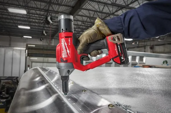 Заклепочник акумуляторний MILWAUKEE M18 ONEFPRT-0X, діаметр закл. 4,8-7,0мм (HD кейс) в наличии