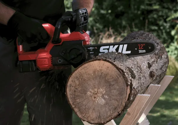 Пила ланцюгова акумуляторна SKIL 0534 CA безщіткова 20В акб 1х4А·год ЗП 30см 3.2кг в наличии