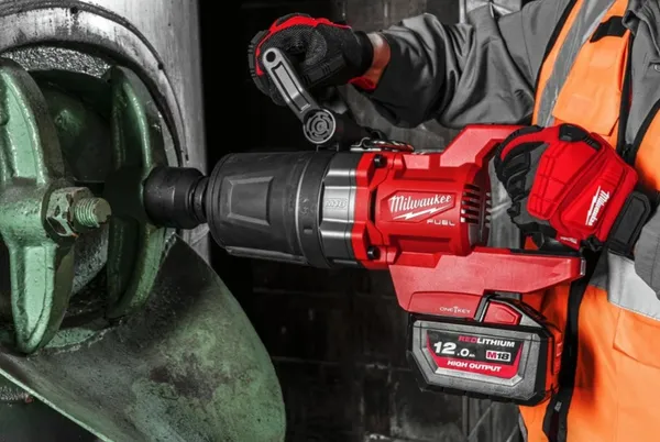 Гайкокрут акумуляторний 1" MILWAUKEE, M18 ONEFHIWF1DS-0C, 2711Нм (кейс) купить в Украине