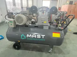 Поршневий компресор MAST VA90/200L 400 фото