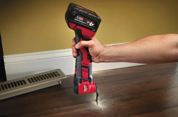 Інструмент багатофунціональний акумуляторний MILWAUKEE, M18 BMT-421C (+ заряд.пристрій, 2 акум., аксесуари, HD кейс) с доставкой