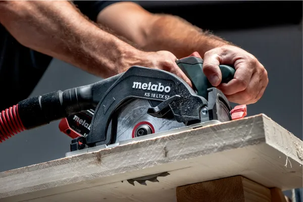 Пила дисковая аккумуляторная Metabo KS 18 LTX 57, 18В, 165мм, глубина 0-57мм, рез 40м/сек, 340, 2.8кг, без АКБ и ЗУ купить в Украине