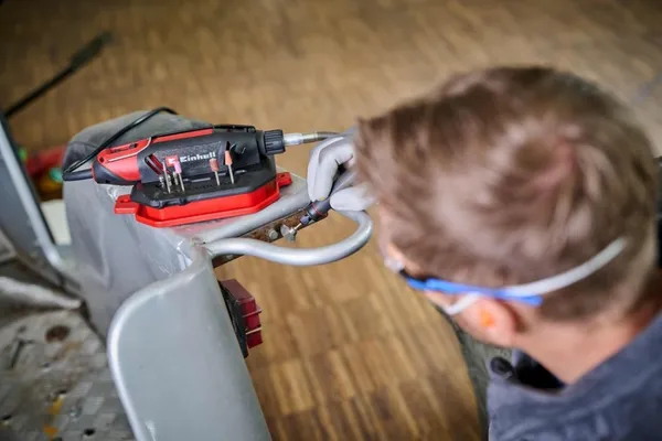 Шліфувально-гравірувальний пристрій Einhell TC-MT 150E 150Вт 10000-35000об/хв гнучкий вал, набір насадок 0.56кг в наявності