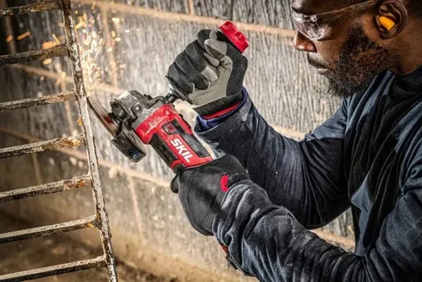 Шліфмашина кутова акумуляторна SKIL 3930 CB XP 125мм безщіткова 20В 1х5А·год 8500об·хв VRS+ плав. пуск 1.88кг купити в Україні