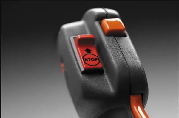 Бензиновая коса Husqvarna 135R / Мотокоса портативная / Ручная косилка для травы / Триммер садовый