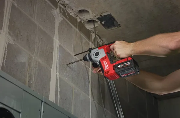 Перфоратор акумуляторний SDS PLUS M18 BH-402C 4933443330 купить онлайн