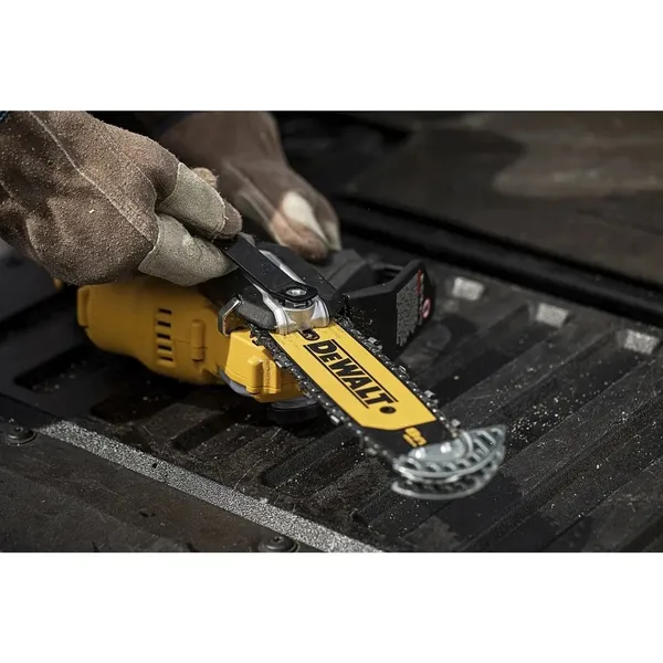 Замовити Пила ланцюгова акумуляторна DeWalt 18В XR Li-lon 8.6м/с шина 20см 2.1кг без АКБ та ЗП з доставкою