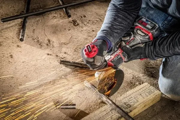 Шліфмашина кутова акумуляторна SKIL 3930 CB XP 125мм безщіткова 20В 1х5А·год 8500об·хв VRS+ плав. пуск 1.88кг ціна в Україні