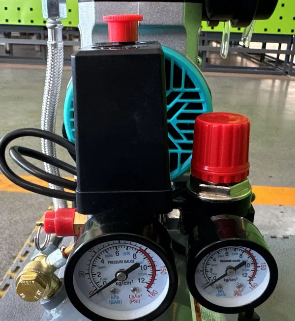 Безмасляний поршневий компресор Mast MOF1390/1100-9L замовити