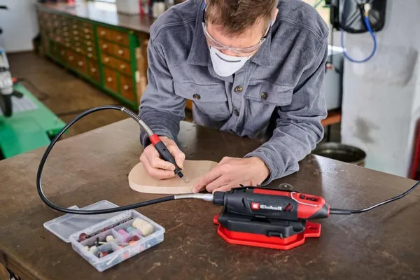 Шліфувально-гравірувальний пристрій Einhell TC-MT 150E 150Вт 10000-35000об/хв гнучкий вал, набір насадок 0.56кг