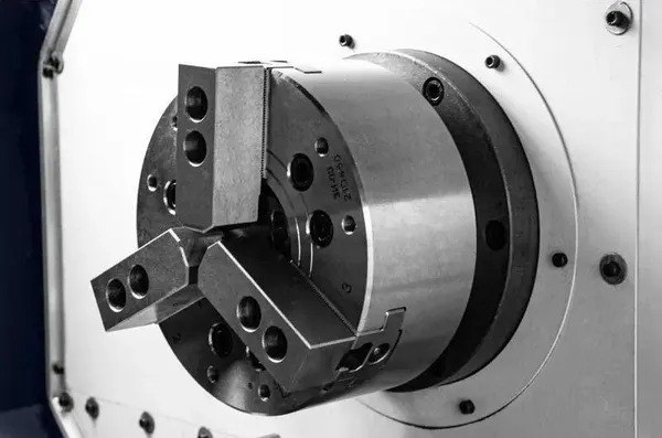 Купить Токарный станок с ЧПУ Cormak 360x750 с гидравлическим патроном, Siemens Sinumerik со скидкой