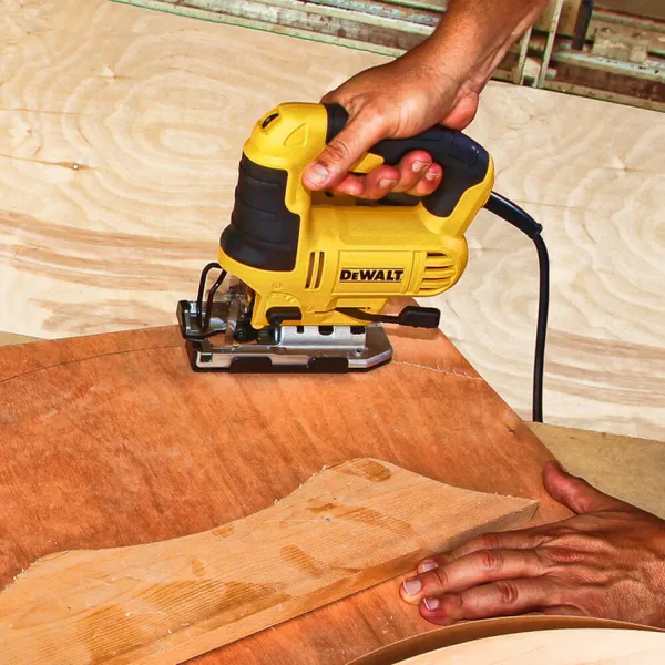 Лобзик DeWalt 650Вт 500-3200 цв/мин ход 24мм 2.4кг в наличии