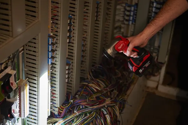 Купити Ліхтар світлодіодний акумуляторний MILWAUKEE, M18 TLED-0