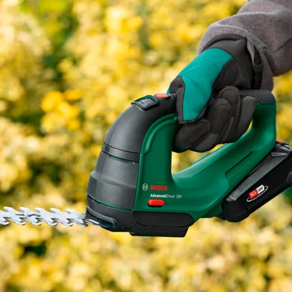 Ножиці для трави акумуляторні Bosch AdvancedShear 18V-10 + насадка кущоріз 10/20см крок різу 8мм 1xPBA 2.0Ah 2.45кг відгуки