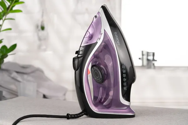 Утюг Ardesto IR-B2234, 2400Вт, 350мл, паровой удар-120гр, керам. подошва, феолетово-чёрный купить онлайн