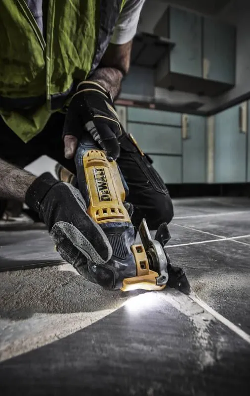 Багатофункціональний інструмент мережевий DeWalt 300Bт 0-22000кол/хв 1.5кг купити онлайн