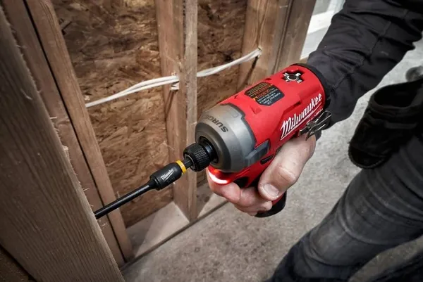 Гвинтокрут акумуляторний 1/4" HEX MILWAUKEE, M12 FQID-0, 50Нм купити онлайн