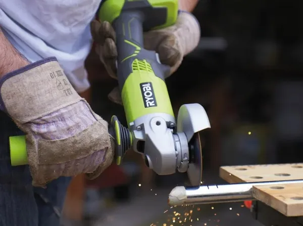 Шліфмашина кутова акумуляторна RYOBI, M18 M18 R18AG-140S, діаметр 115мм (ЗП+1 акум.x 4.0Aг, сумка) цена в Украине