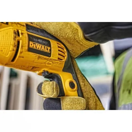 Дрель ударная DeWalt 701Вт 0-2800об·мин 5.2Нм 47600уд/мин патрон 13мм 1.6кг отзывы